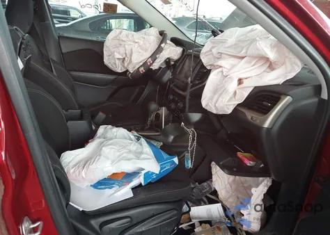 2016 Jeep Cherokee Latitude z USA, uszkodzony, nr VIN 1C4PJLCS1GW324298